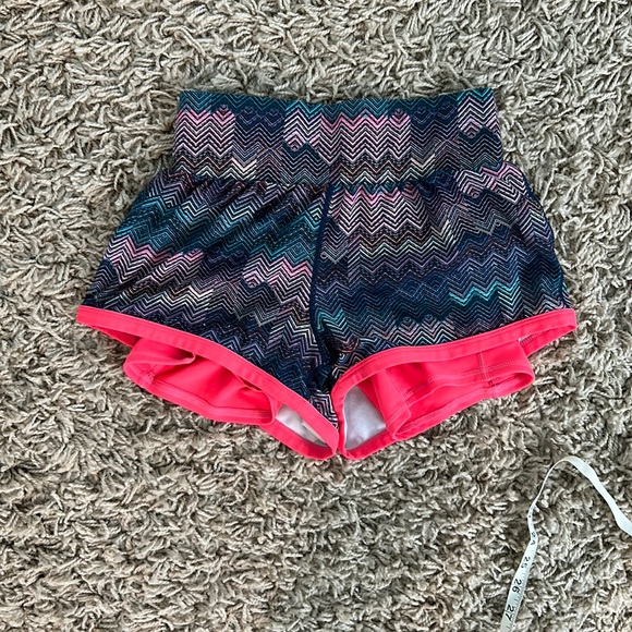 Fabletics Shorts - Picture 2 of 6